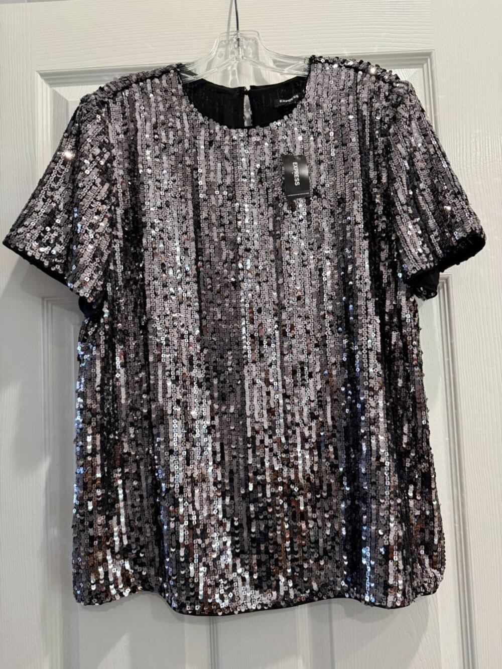 Size Large Express Sequin Short Sleeve Top Silver / Black